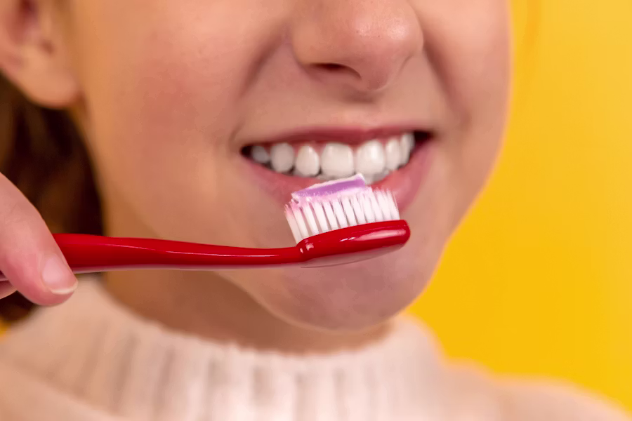 Pulizia professionale dei denti in studio — Studio Dentistico Dott. Filippo Merli